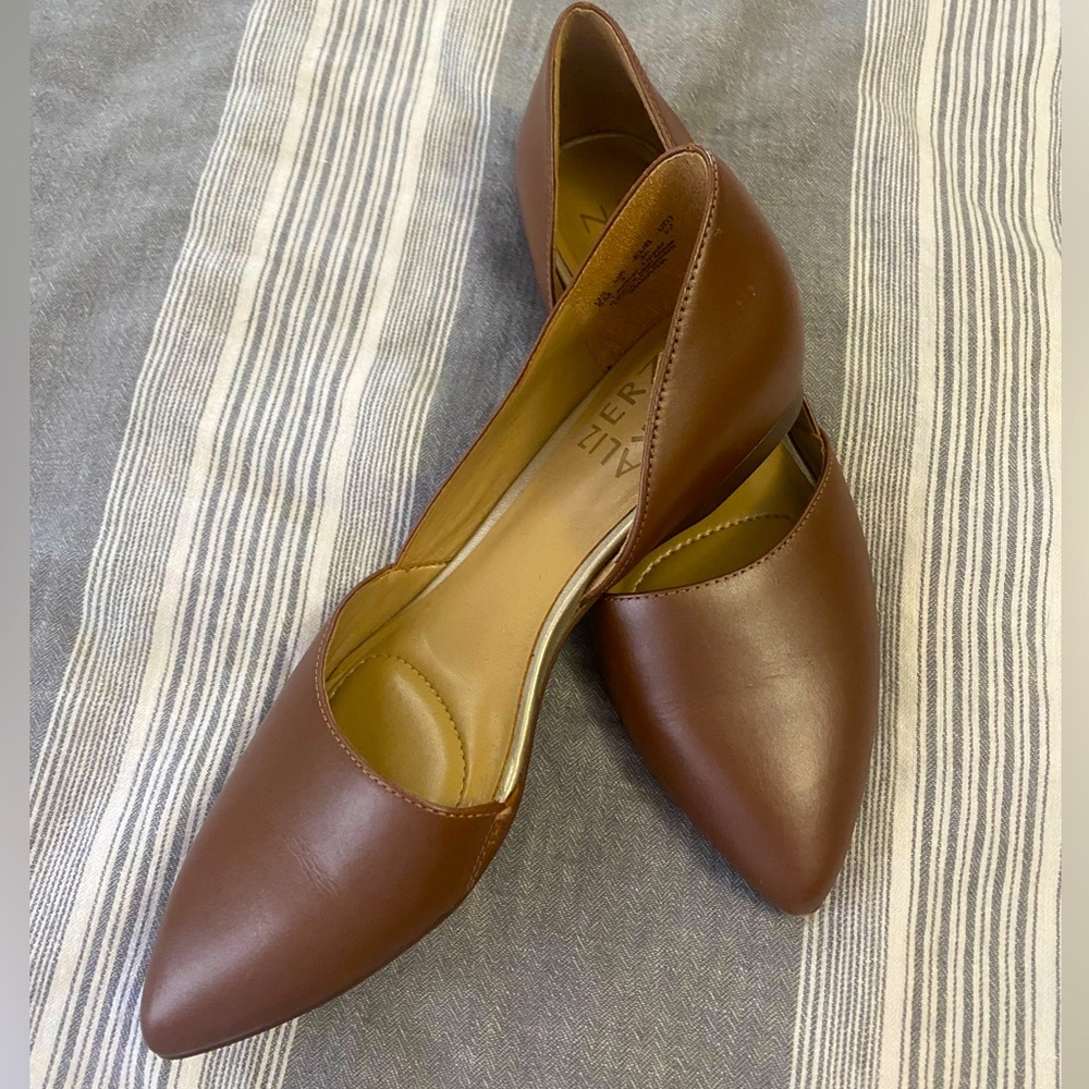 Naturalizer Leather Flats
